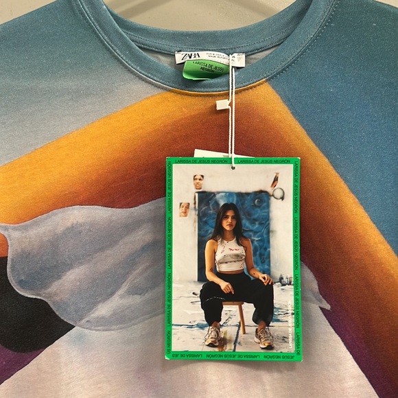Zara Artistic Graphic Short Sleeve Tee x Larissa De Jesus Negron Size Small NWT - Picture 4 of 7